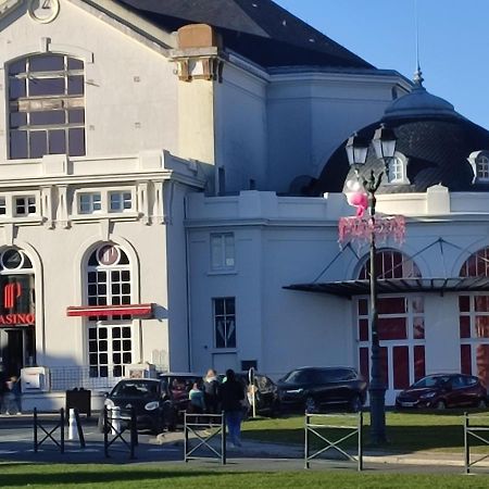 Un Nid D ' Amour Apartamento Cabourg Exterior foto