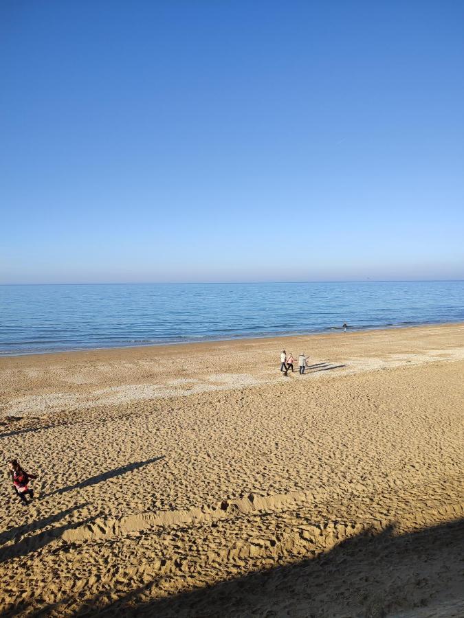 Un Nid D ' Amour Apartamento Cabourg Exterior foto